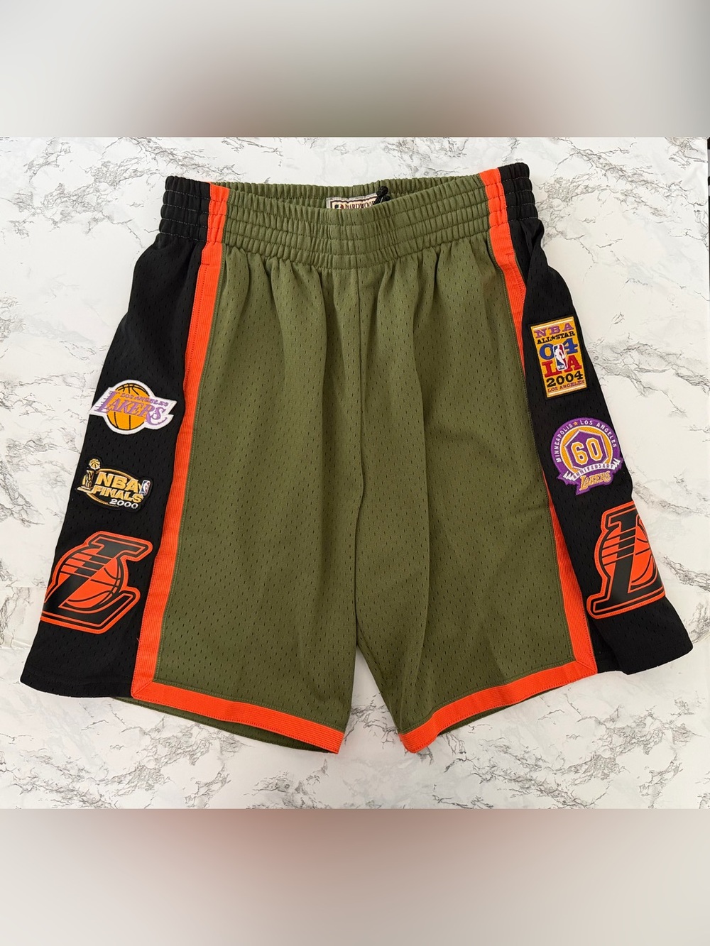 Los Angeles Lakers NBA 2009 Patched Mitchell & Ness Swingman Shorts Size Medium